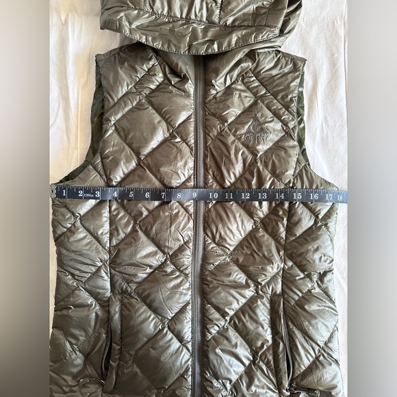 Reversible Gerry Puffer Vest - Picture 13 of 13
